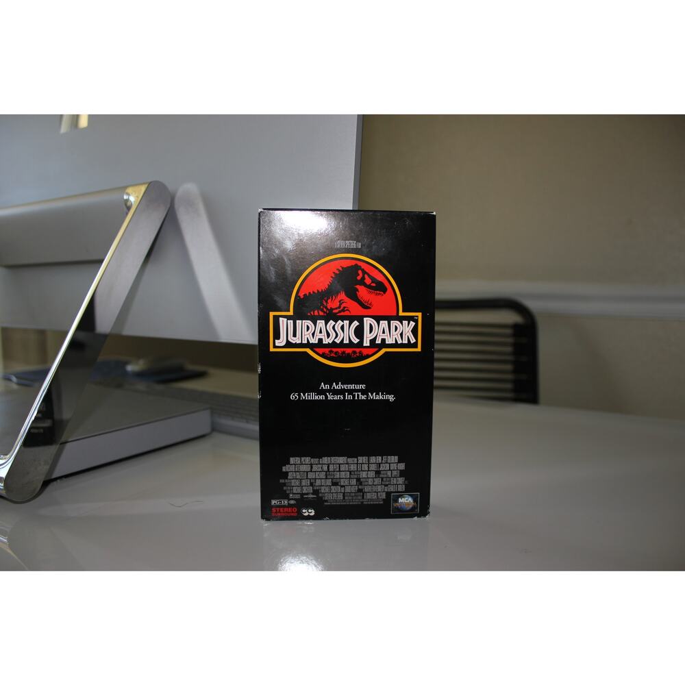 Jurassic Park by Steven Spielberg (VHS, 1993) Sam Neill Jeff Goldblum Laura Dern